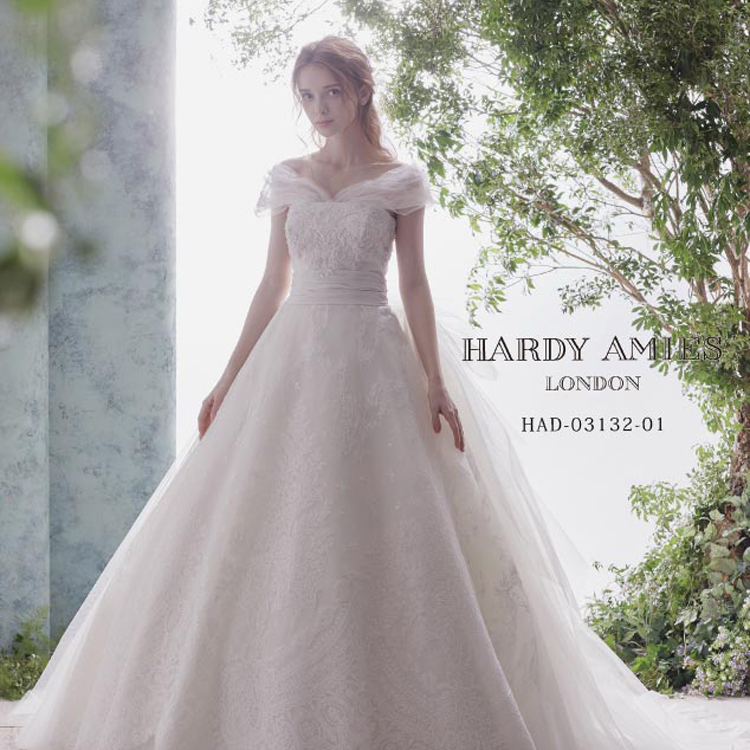 カラードレスが可愛いと人気！<br />「HARDY AMIES」